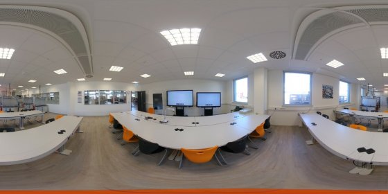 Play 'VR 360° - KUKA Bildungszentrum